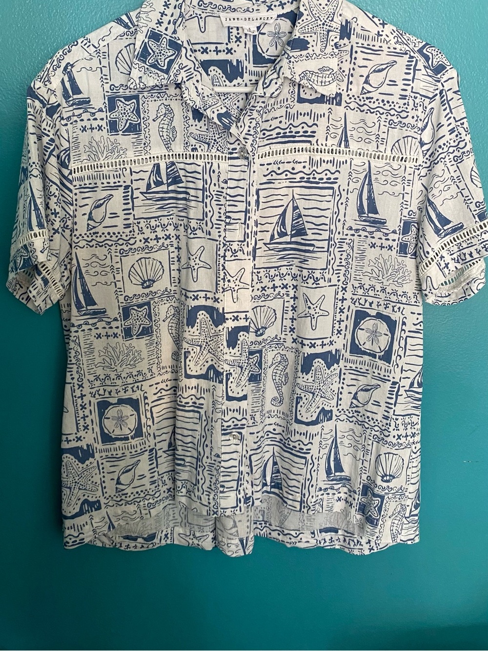 Coastal Beachy Linen/Viscose Lace Accented Boxy Short Slv Shirt White/Blue Print